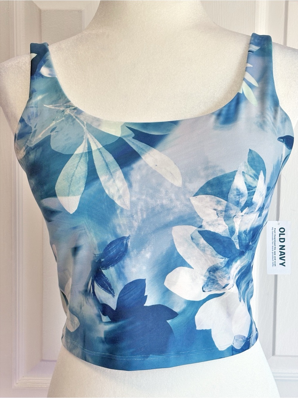 NWT Old Navy Active Blue Floral Powersoft Go-Dry Padded Tank Crop Top M